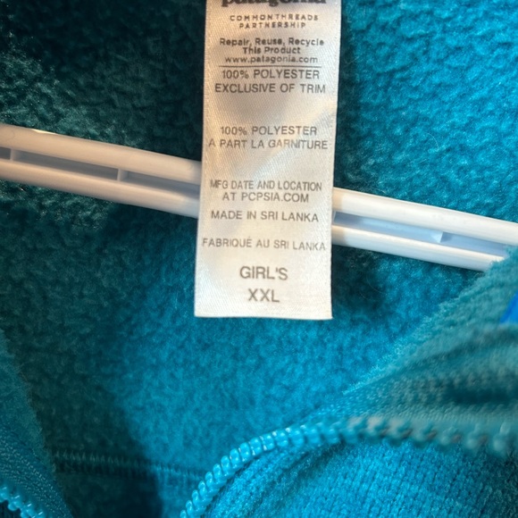 Patagonia Hooded Fleece Zip-up - Picture 7 of 15